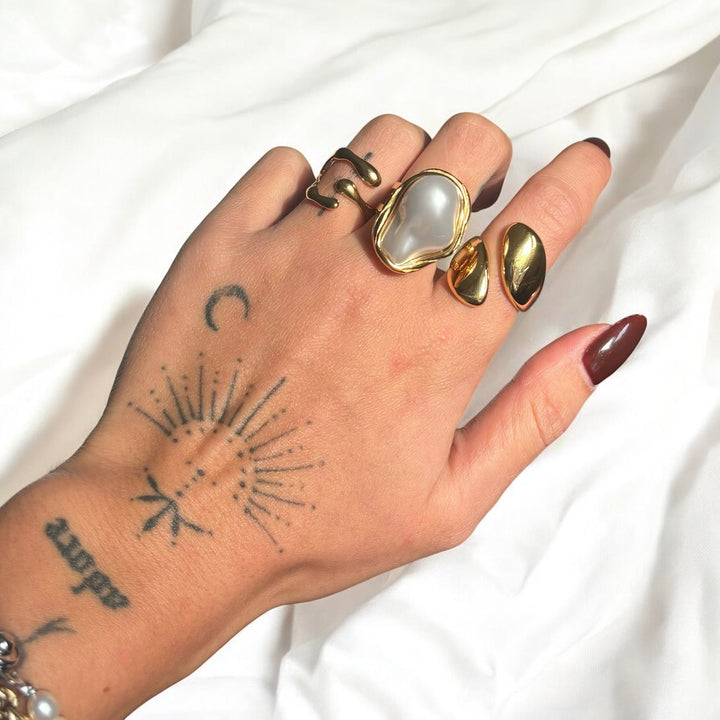 Aura &amp; Pearl Ring (Adjustable)